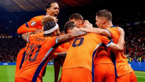 紫金雄狮主场负于雷霆，提前告别季后赛舞台